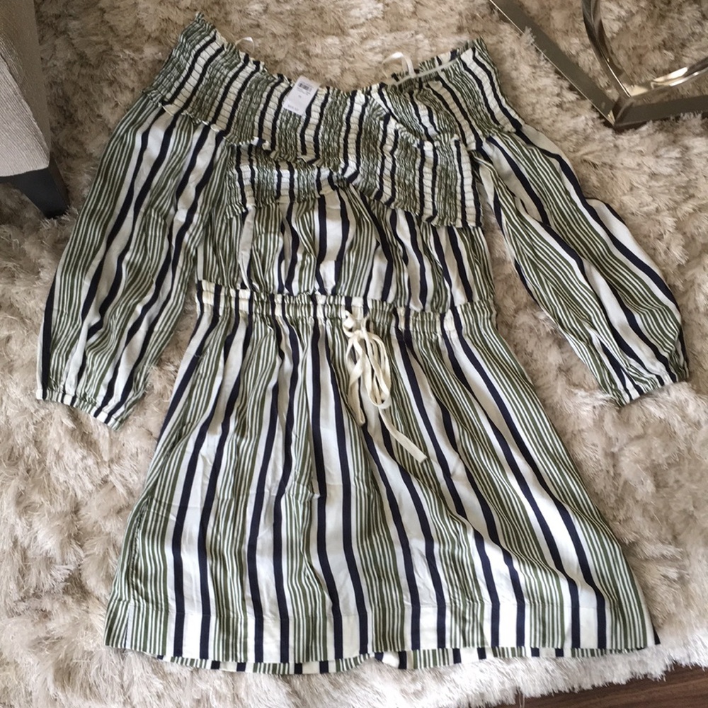 NWT Lou & Grey off the shoulder dress, size M